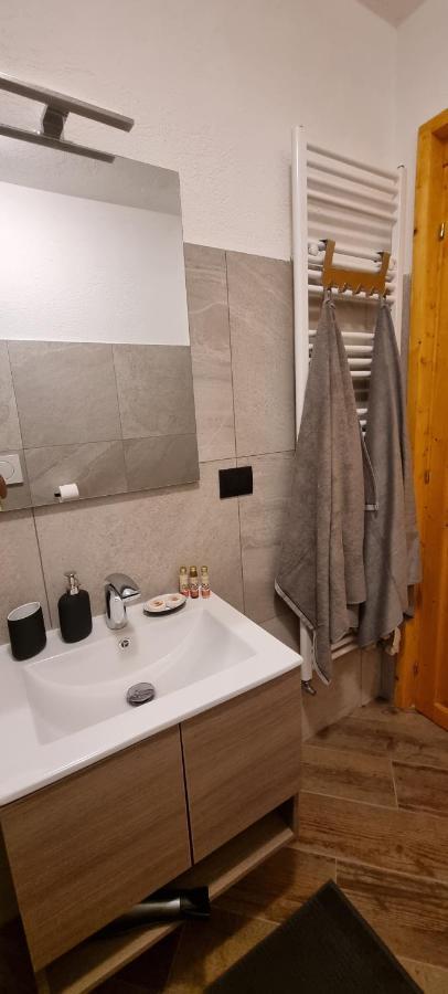 Lo Noyer Et Les Roses Bed & Breakfast Saint-Nicolas Dış mekan fotoğraf