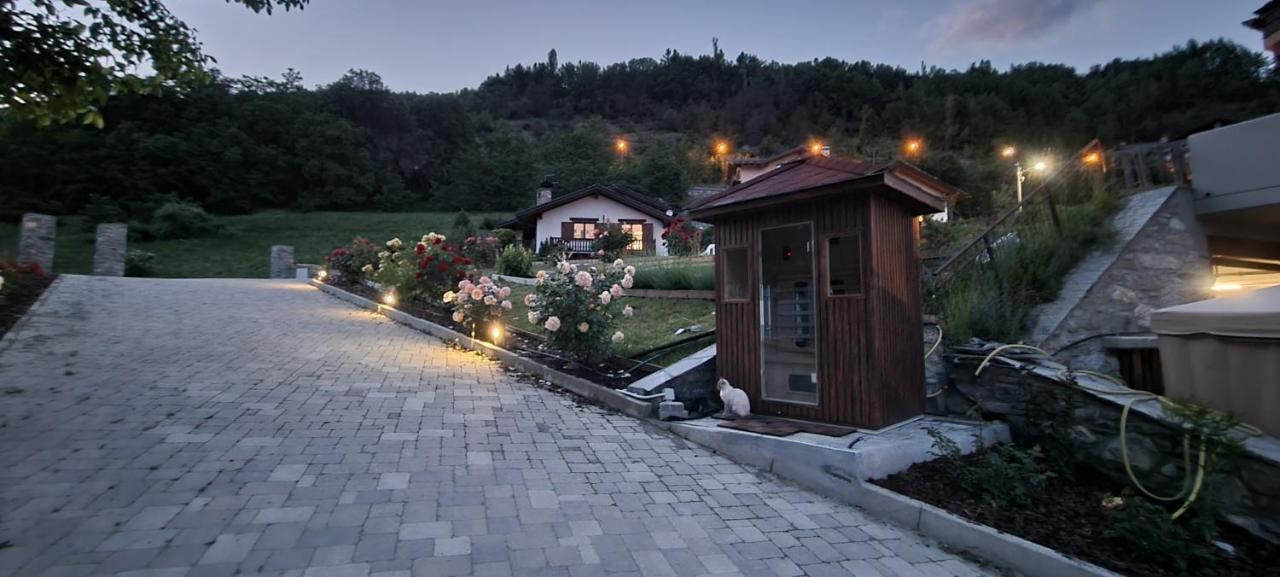 Lo Noyer Et Les Roses Bed & Breakfast Saint-Nicolas Dış mekan fotoğraf